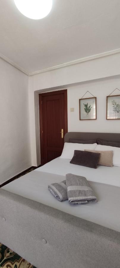 Habitacion Con Balcon Privado. Lägenhet Valencia Exteriör bild